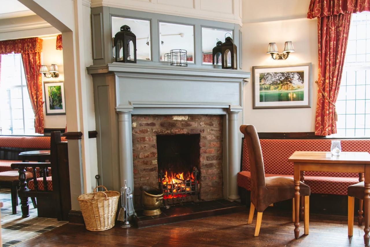 Hotel The Bulls Head Milnthorpe Esterno foto